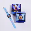 Reloj Electrónico Infantil Caja de Dibujos Animados Set de Regalo Spider-Man Vengadores Máquina de Garra Caja de Regalo Reloj Regalo de Cumpleaños para Estudiante Reloj de Caja Sorpresa
