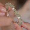 Pulsera de Grava Natural Pulsera de Cristal Natural Verde Frambuesa Pulsera de Perlas de Agua Dulce Nueva Pulsera Nicho de Lujo Ligero para Mujer 2024
