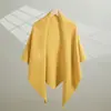 Nuevo Chal de Color Sólido Cheongsam para Mujer, Adecuado para Primavera, Otoño e Invierno, Cálido y Versátil, con un Toque de Lujo, Hecho de 100% Lana, Bufanda Triangular Grande