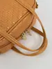 Nueva colección de otoño 2026: un bolso bandolera versátil, un bolso tote de moda, un bolso tipo almohada elegante y un bolso tejido retro chic, de nicho, para mujer