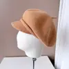 Celebridade da Internet Lã australiana boné repicado feminino outono e inverno boina variedade multi-desgaste chapéu jornaleiro pequeno livro vermelho chapéu equestre