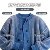 Diseño abrigo suéter cárdigan tejido cuello redondo top holgado de doble botonadura casual retro a rayas nicho estilo vertical