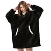 Manta con capucha de franela, cálida y gruesa, manta perezosa ponible, manta para ver la tele en casa, pijama de pareja otoño e invierno transfronterizo
