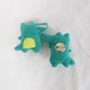 Muñeca de dinosaurio de dibujos animados linda accesorios broche bolsa insignia sombrero calcetines accesorios accesorios