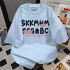Camiseta Casual de Manga Curta com Estampa de Letras Design Personalizado Verão 2025 Novas Blusas Soltas para Homens e Mulheres Ins