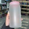 Vaso de sublimación de vidrio de color de 16 oz con tapa de color, transparente, esmerilado, con logotipo de transferencia térmica.