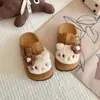 Pantuflas infantiles estilo Birkenstock con temática retro de gatos, aptas para usar en exteriores, colección primavera/otoño 2026, con diseños lindos y cómodos, nuevos estilos para niñas