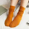 Meias Empilhadas Femininas Outono e Inverno Novo Estilo Japonês Cor Doce Algodão Meias Femininas Cor Sólida Vintage Estilo Mori Conjunto de Meias de Cano Longo