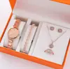 Explosiones de Comercio Exterior Moda Patrón Romano Diamante Reloj de Pulsera para Mujer Reloj de Pulsera de Cuarzo Brazalete Reloj de Pulsera para Mujer Fabricantes en stock
