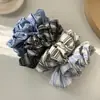 Anel de Cabelo Listrado de Cabeça de Bola Intestino Grosso Celebrante da Internet 2025 Novo Estilo Corda de Cabelo para Rabo de Cavalo Alto Acessório de Cabelo Feminino Corda de Cabelo