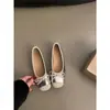 Sapatos femininos baixos prateados para primavera e outono, mocassins retrô franceses, sapatos baixos vermelhos estilo vovó femininos, sapatilhas gentis estilo fada