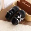 Zapatos de Cuero para Niños 2026 Primavera/Otoño Nuevo Estilo Lazo Pedrería Corte Bajo Zapatos de Princesa Estilo Coreano Versátiles para Niñas Zapatos de Estudiante Individuales