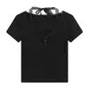 Camiseta Feminina Manga Curta Estilo Brocado Jacquard Desejo Puro Retalhos de Renda Falsa Peça Dupla Slim Fit Preta com Amarração no Pescoço