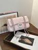 Bolsa Quadrada Pequena Acolchoada com Corrente Elegante para Mulheres 2026 Novo Modelo Bolsa de Mão Estilo Chanel de Luxo Leve Bolsa de Ombro Versátil da Moda