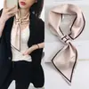 Bufanda de Seda Rayada a Cuadros de Seda Simulada Europea y Americana Bufanda Larga de Seda con Rayas Anguladas Bufanda para Cuello de Camisa de Combinación de Primavera y Verano Bufanda para Mujer