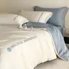 Juego de funda de edredón de verano de cuatro piezas de seda helada hecho a medida, sábana de cama de lujo ligero de alta gama, suave como la seda para dormir sin ropa, juego de ropa de cama de tres piezas de verano