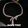 Palacio Dopamina Rouge Polvo Lazo Gema Collar Joyería de Alta Gama Mariposa Francesa Juego de Aretes de Diamante Brillante