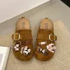 Novas Chinelos Birkenstock Vintage Xadrez com Laço Outono/Inverno 2026 para Meninas Chinelos Versáteis Leves da Moda com Bico Fechado para Mulheres