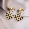 Pendientes de Clip Elegantes y Versátiles para Mujeres Sin Perforaciones, Adecuados para el Viaje Diario, con un Toque de Lujo Ligero de Alta Gama, Diseño Triangular