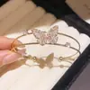 Exquisito Brazalete Abierto de Perlas de Circonita Ultra Brillantes Moda Temperamento Versátil Pulsera Lujo Ligero Sensación de Alta Gama Joyería de Mano para Mujeres Nicho