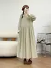 Colección Otoño 2026: Vestido largo de manga larga con pliegues estilo japonés, un vestido maxi femenino, casual y de corte holgado