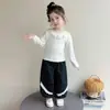 Conjunto de Ropa para Niña Principios de Otoño Ropa Infantil 2026 Nueva Moda Estilo Francés Pequeña Princesa Chaleco de Encaje Pantalones Conjunto de Tres Piezas