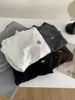 Camiseta Básica Exquisita com Bordado de Abóbora em Veludo Nuvem de Manga Longa para Mulheres, Estilo Coreano Simples, Outono/Inverno 2025, Roupa de Baixo de Manga Longa Escovada