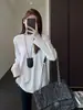 Esencial Versátil para Estilizar: Úsala sola o como capa base, esta camiseta casual y de moda de manga larga con abertura para mujer es nueva para Otoño/Invierno 2026, modelo H081501