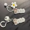 Haz etiquetas de nombre lindas para que los estudiantes comiencen el año escolar, llaveros para el nuevo semestre y colgantes para mochila escolar que los maestros puedan dar a los estudiantes.