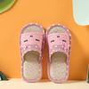 Pantuflas para niños de interior nuevas pantuflas para el hogar piso de madera antideslizantes sandalias de baño pantuflas de lino de dibujos animados al por mayor