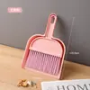 Escova de Limpeza para Varredura de Mesa Doméstica Escova para Teclado com Pá Conjunto de Vassouras Pequenas Vassoura para Animais de Estimação Vassoura de Limpeza de Gaiola