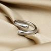 Anillo Popular Versátil Liso Diseño de Anillo Brillante Estilo Frío Lujo Accesible Moda Trendy Abierto Anillo Femenino Simple