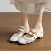 Tamancos Femininos de Plataforma Slip-On para Uso Externo de Verão 2026 Novo Estilo Coreano Sandálias Mary Jane Trançadas