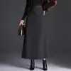 Saia plissada estilo retrô com listras para mulheres, nova saia longa elegante para o outono e inverno de 2026, cintura alta, afina a silhueta, barra ampla, saia longa para o trabalho