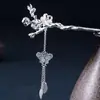 Novo Elegante Grampo de Cabelo Flor de Ameixa Prateada Novo Estilo Chinês Senhora Cool Grampo de Cabelo Flor de Ameixa Retrô Presente de Dia dos Namorados para Mulheres