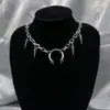 Comercio electrónico transfronterizo: Collar estilo punk gótico oscuro, adornado con espinas, en forma de herradura con una cadena de acero inoxidable, vendido directamente por el fabricante