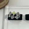 Anel Aberto de Trevo de Quatro Folhas da Sorte Exquisito com Cravação de Diamantes de Luxo Leve para Mulheres, Estilo Ins Europeu e Americano, Anel Versátil da Moda