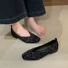 Sapatos rasos estilo francês com bico quadrado para mulheres, novo modelo 2026, mocassins de sola macia e baixa, sapatos femininos de estilo delicado para combinar com saias