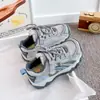 Tênis Esportivo Infantil 2026 Outono Novo Modelo Popular para Meninos e Meninas Fashionável Casual para Exterior Solado Macio Antiderrapante Tênis de Pai