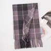 Bufanda Nueva de Cuadros para Mujer, Bufanda de Moda para Viajar, Protector Solar Cálido, Gama Alta, Elegante, Lujo Ligero, Chal con Borlas al por Mayor