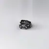 Pinza de Oreja de Cruz Hueca Estilo Oscuro Vintage para Mujer, Diseño Exquisito de Nicho, Estilo Minimalista, Ear Cuff de Zirconia sin Perforación