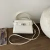 Bolsa Pequena de Couro de Crocodilo de Luxo para Mulheres 2026 Novo Estilo Textura Simples Bolsa Quadrada de Mão Bolsa Transversal Elegante de Inverno