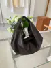 2026 Nova Bolsa Tote Simples e Casual de Alta Qualidade de Ombro Único para Usar Sob o Braço no Dia a Dia, Bolsa Feminina Grande Capacidade Estilo Retrô Americano