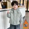 Jaqueta Acolchoada com Capuz para Meninos Outono Inverno 2026 Novo Estilo Versão Coreana Infantil Cor Sólida Roupas de Algodão Estilosas Roupas de Inverno para Meninos