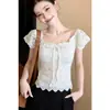 Camiseta de manga corta con volantes de encaje en el cuello cuadrado y lazada para mujer, corte ajustado y top básico versátil
