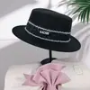 Chapéu de Lã Retrô Estilo Francês Outono e Inverno Celebridade da Internet Socialite Chapéu de Topo Plano Moda Feminina Chapéu para Fotografia de Rua 5 Auto-Operado