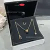 Collar Clásico de Hielo Lunar con Incrustaciones de Diamantes para Mujer, Collar con Patrón de Diamantes V Chapado en Oro Rosa de 18K con un Toque de Lujo Ligero