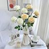 Serie Boda Rosas Simuladas 4 Flores Rosas Ángel Flores Falsas Arreglo Floral Salón de Bodas Guía de Camino Flores Decorativas Hechas a Mano Venta al por Mayor