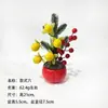 Decoração de Ano Novo para casa, ornamento de planta pequena em vaso com frutas vermelhas, bonsai artificial de frutas da sorte de Natal, vaso de flores decorativo para sala de estar do Festival da Primavera