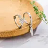 Pendientes de Botón Corazón de Hoja Lujo Ligero Diseño Sencillo de Nicho Pendientes de Alta Gama para Mujer Joyería para Orejas 2023 Nuevo Estilo Caliente